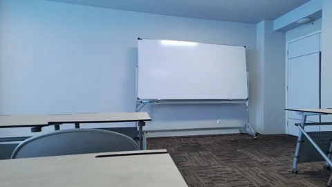 Inviting Learning Space: Modern Empty Classroom Vidéo 247905186