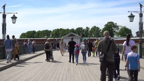 Ioannovsky bridge leading to the Peter and Paul Fortress. Stock Footage 155923418