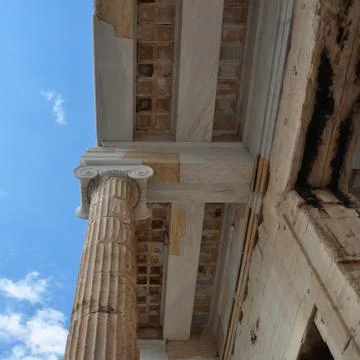 Ionic column and ceiling acropolis Foto stock