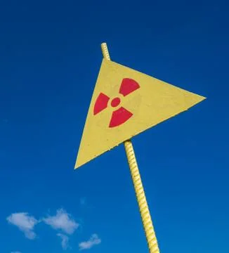 Ionizing Radiation warning next to Red Forest in Chernobyl Exclusion Zone Foto stock