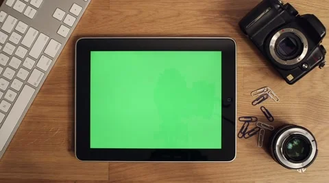 Ipad greeen screen app users hand Stock Footage 63391416
