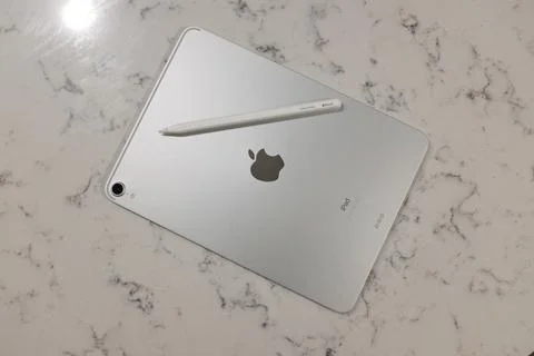 IPad Pro with Apple Pencil Stock Illustration