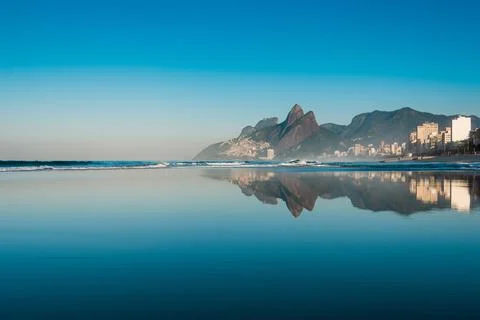Ipanema Beach With Mirror Like Reflection 스톡 사진