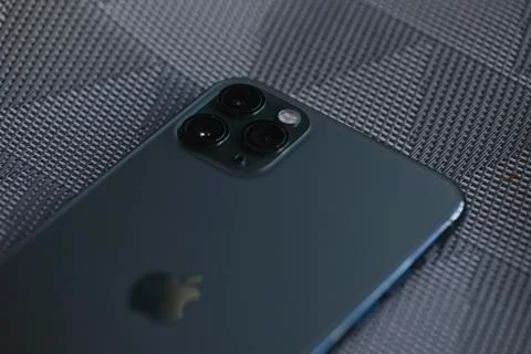 IPhone 11 Pro Max in Mid Night Green Stock Photos