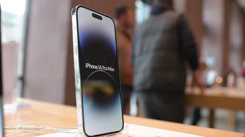IPhone 14 Pro Max: Star at Apple Store Stock Footage 267715016
