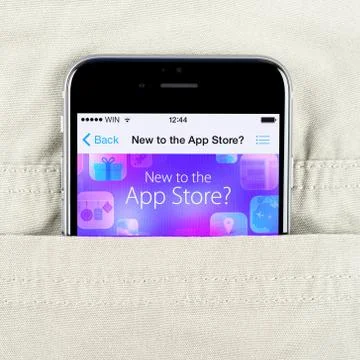 IPhone 6 displaying Apple store Stock Photos
