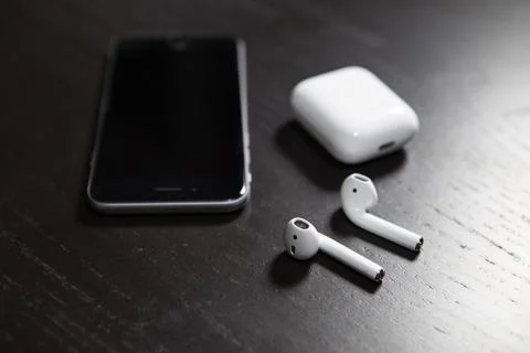 IPhone &amp; AirPods Stock Photos