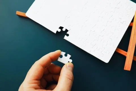 IQ development. Intellectual puzzles. The puzzle is empty. Brain training h.. Foto stock
