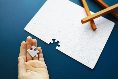 IQ development. Intellectual puzzles. The puzzle is empty. Brain training h.. Foto stock