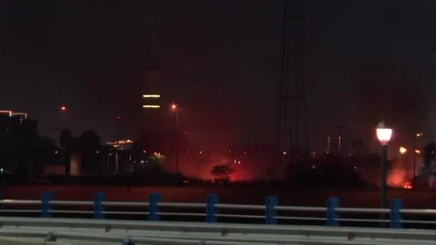 Iraq: Drone attack sparks fire near US Embassy in Baghdad Stockbeeldmateriaal 330972456