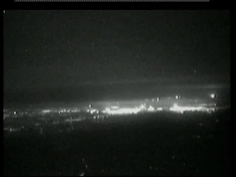 La reconstruction de Marioupol commence. Iraq-us-forces-carpet-bomb-footage-110365795_iconl