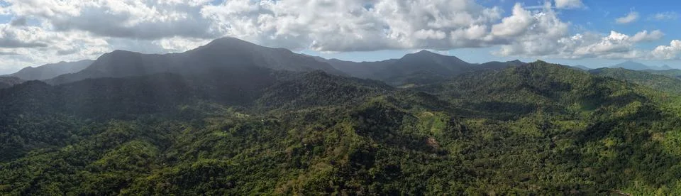 Irawan Mountain Range Dense Jungle Aerial Panorama Palawan Foto stock