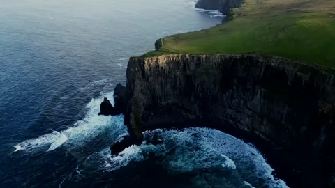 Ireland. Cliffs of Moher. 11-24-2025. High Cliffs of Moher. Tilt 4K 库存影片 322614952