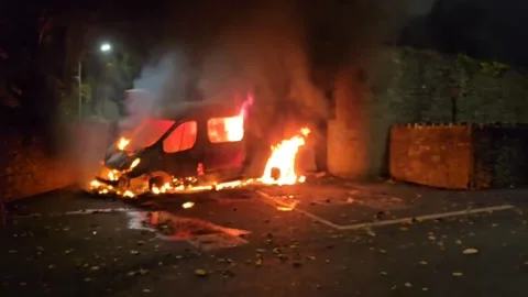 Ireland: Violent Clashes Erupt Outside Dublins Citywest Hotel Housing As... Stockbeeldmateriaal 320656223