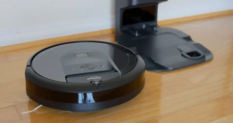 Irobot Roomba, close up, day light, raw image, 4k 스톡 동영상 139493616