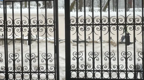 Iron gates opened and closed. Video stock 59664322