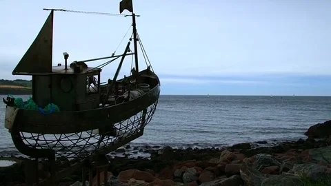 Iron sculpture of a ship 库存影片 82273300