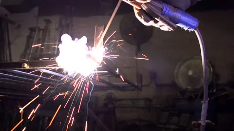 An iron worker welding Video stock 40363539
