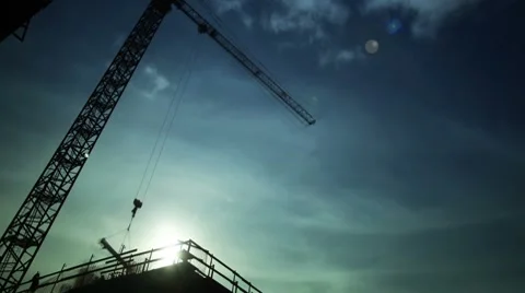 Ironworkers Rigging Below Crane, Time Lapse  Vídeo Stock 8938586