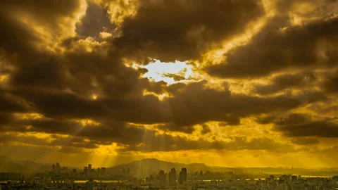 Irradiate the light falling through the cloud Seoul. Stock Footage 145890366