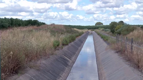 Irrigation canal Stockbeeldmateriaal 48144822