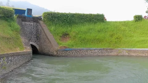 Irrigation canal 스톡 동영상 242255751