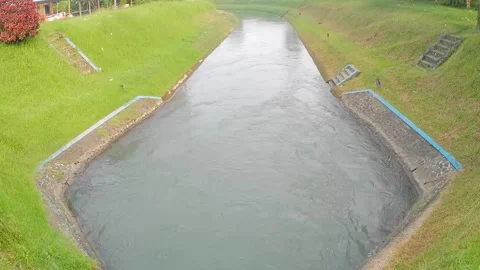 Irrigation canal 스톡 동영상 242256900