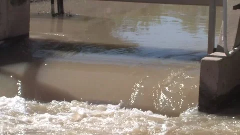 Irrigation Ditch Gate Vídeo Stock 143227017