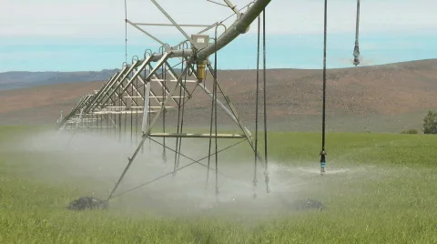 Irrigation water system moves Stock Footage 735437