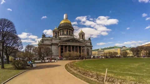 Isaac cathedral front view timelapse hyperlapse Stockbeeldmateriaal 75325205
