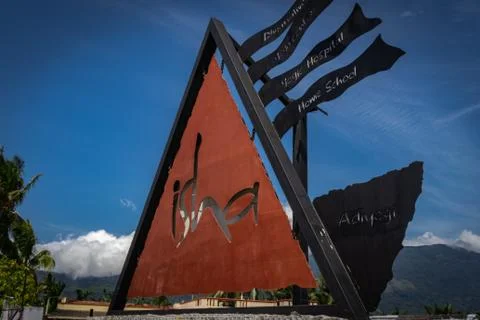 Isha foundation triangular navigation board Stock-Fotos