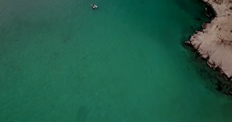 Isla Espiritu Santo Drone 4K OVER HEAD on water then float out Stockbeeldmateriaal 95700375