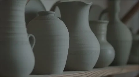 Islamic ceramics on the shelf Vidéo 68116714