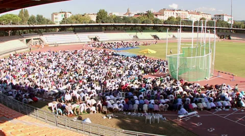 Islamic prayer_Long shot Stock Footage 33049915
