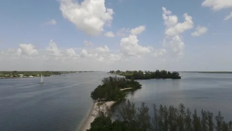 Island Arial forest dolly in Video stock 247078865