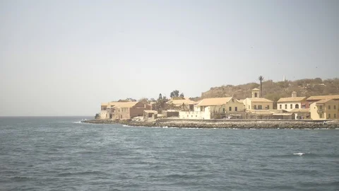 Island from boat Stockbeeldmateriaal 105689047