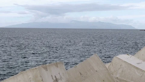 Island in the distance Stockbeeldmateriaal 72303423