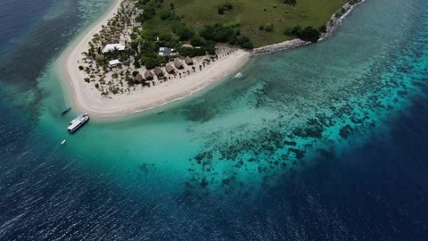 Island drone shot 動画素材 303795528