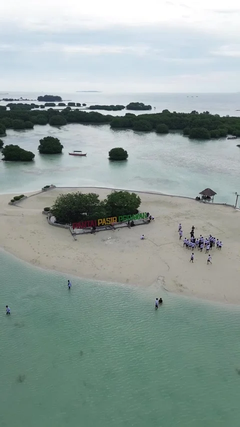 Island in jakarta Stock Footage 290017224
