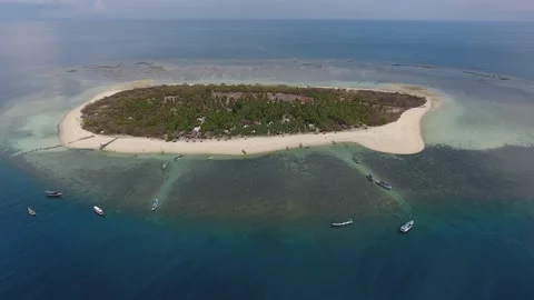 Island in the middle of the sea Stock Footage 136076781