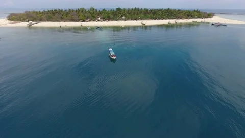 Island in the middle of the sea Stock Footage 136076846
