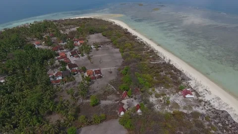 Island in the middle of the sea Stock Footage 136077993
