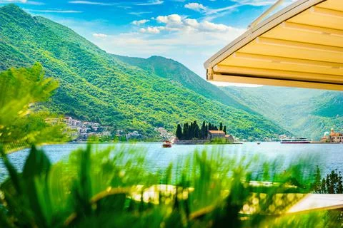 Island in mountains Foto stock