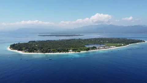 Island panorama orbit Vídeo Stock 329611656