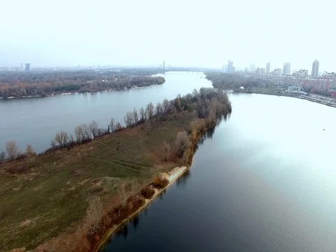 Island on the river. 스톡 동영상 70916928