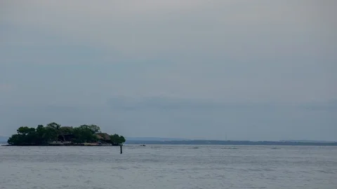 Island zoom in Video stock 94588430