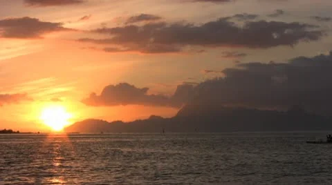 Islander Kayaking at Sunset Видео 10685508
