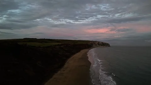 Isle of Wight Beach at Dusk – Serene Coastal Views Stock Footage 299931173