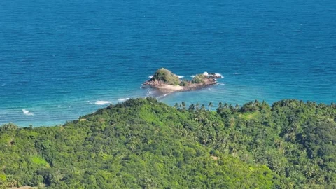 Islet in Santa Fe, Tablas, Romblon, Philippines. Stock Footage 320716999