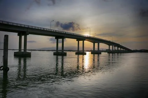 Isolate bridge over the river Foto stock